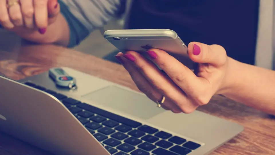 Automatizar el seguimiento de clientes con Claude Code (sin CRM, sin Notion, sin excusas)