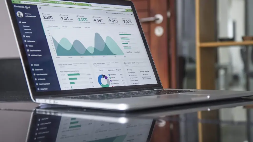 Claude Code para analizar datos de tu negocio (sin Excel, sin equipo de analítica)