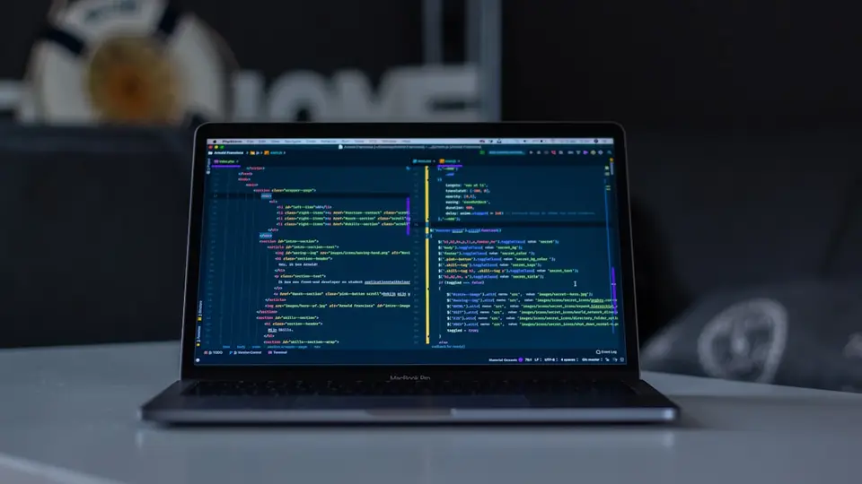 Claude Code vs Lovable vs Bolt: cuál elegir para crear tu proyecto en 2026