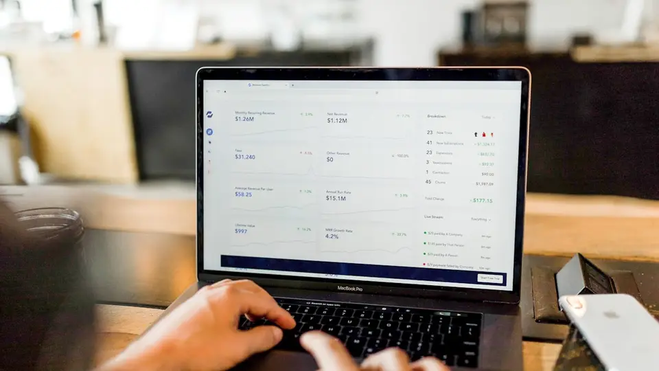 Marketing de contenidos con IA: el sistema que uso para blog + LinkedIn + newsletter