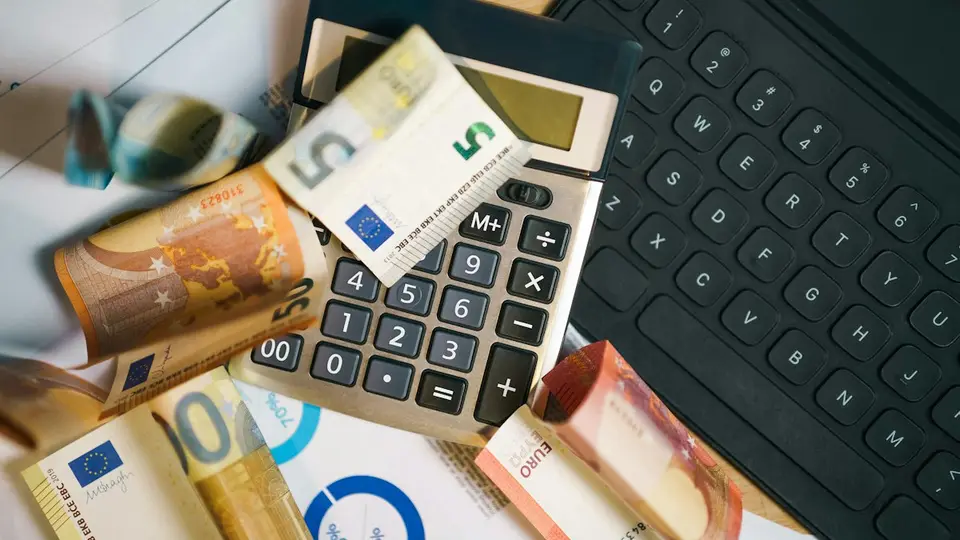 Precios herramientas IA en España 2026: tabla real con IVA